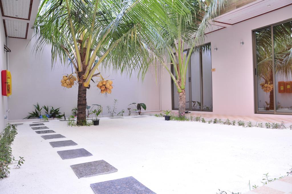 White Sand Lodge Maafushi Esterno foto