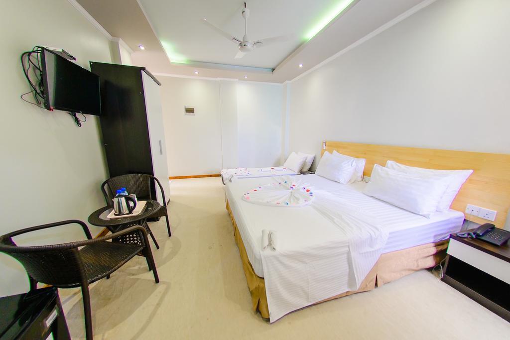 White Sand Lodge Maafushi Esterno foto