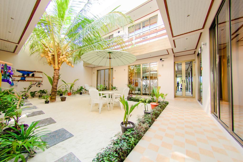 White Sand Lodge Maafushi Esterno foto