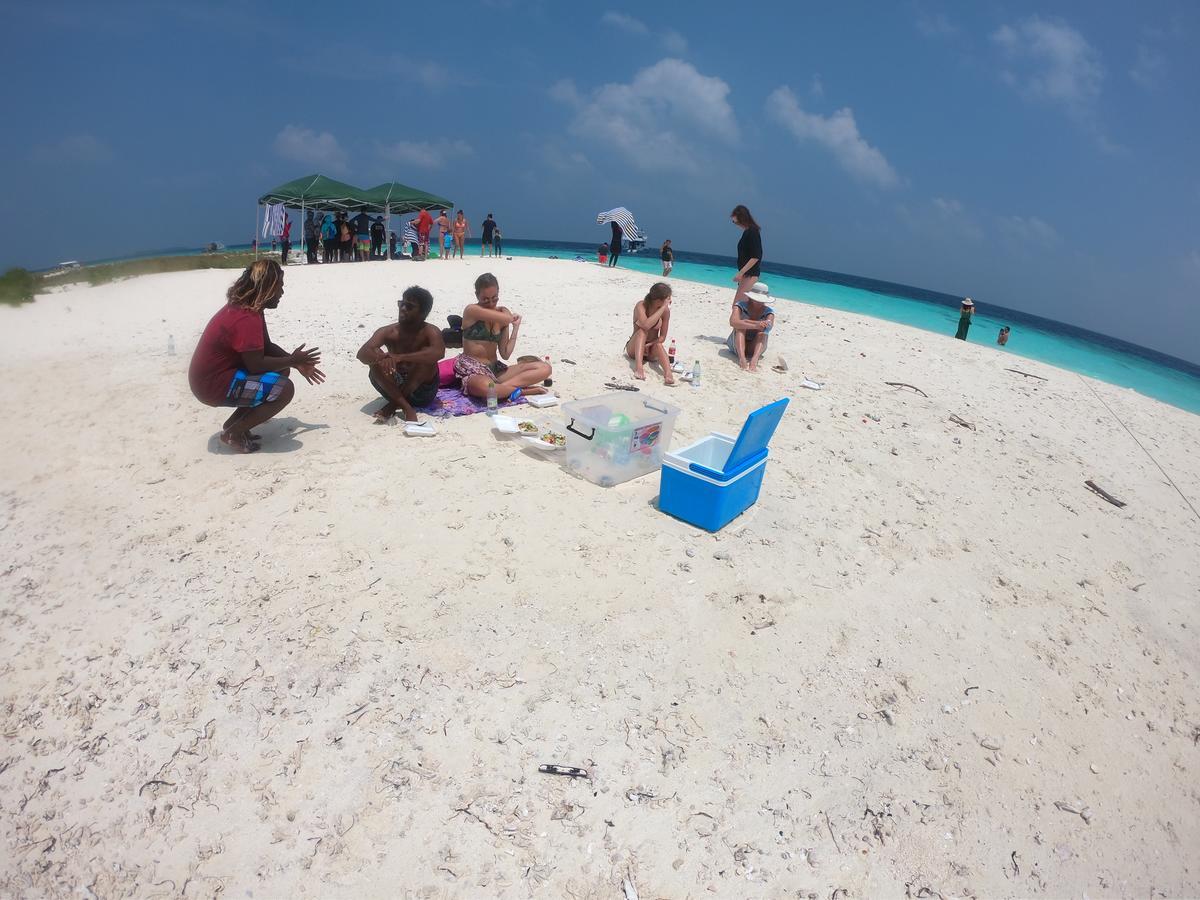 White Sand Lodge Maafushi Esterno foto